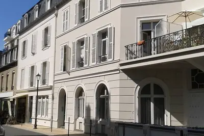 Image de Dinard centre, T2+parking, lumineux, calme, à 200m de la plage de l'Ecluse.