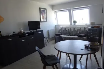 Image de T2 lumineux proche plage et centre ville + Wifi
