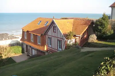 Image de Maison au calme, à 2 pas de la mer, avec superbe vue et proche du centre ville