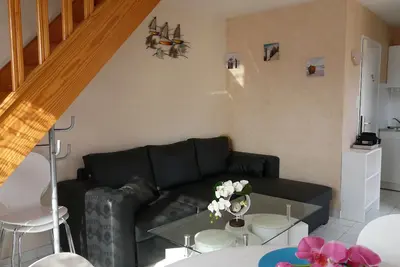 Image de Appartement à 200m De La Plage avec petite vue sur mer du 1er étage
