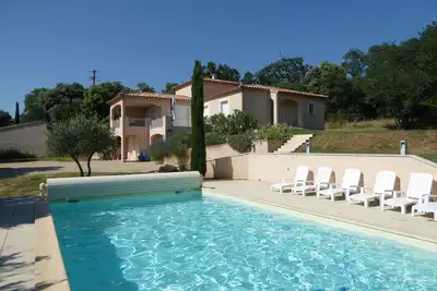 Image de Villa Grand Confort - Location 6 à 8 Personnes - Selon Saison