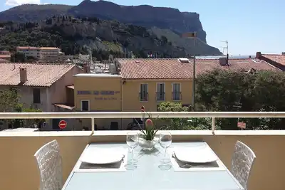 Image de Cassis calanques appartement la rade, derrière le port, jolie vue et parking