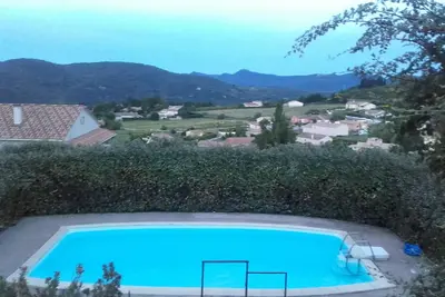 Image de Cure ou vacances vers Lamalou les Bains: piscine, jardin dans le Haut Languedoc