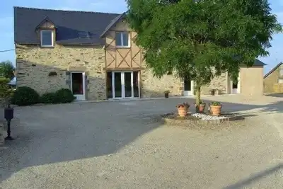 Image de GÎTE A La Campagne Avec Sa Piscine Couverte et Spa