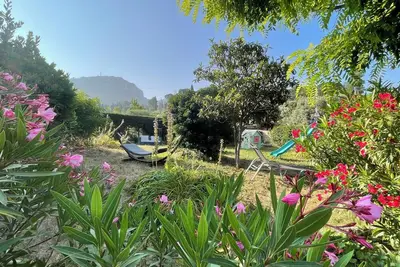 Image de private garden 400m2, Garden level appartment, peaceful, parking, beach 900m