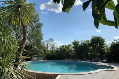 Image de Authentic, comfortable house in a green setting. Swimming pool, pétanque.