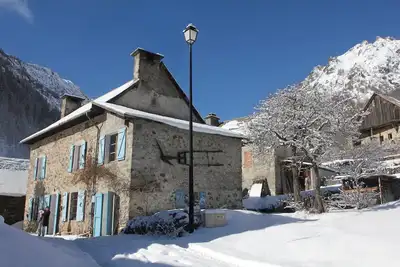Image de Charmant gîte en vieille pierre au coeur des montagnes dans les Ecrins