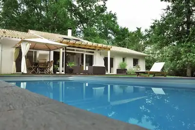 Image de Grande Villa Avec Piscine au coeur du vignoble de Bordeaux (Léognan)
