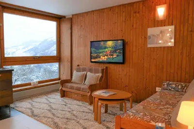 Image de Courchevel Le Praz - Ski aux pieds - Vue et lumière - Centre aquatique