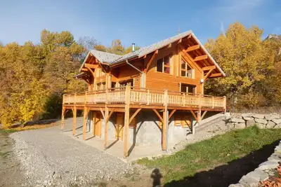 Image de chalet au coeur du champsaur exposé plein sud au centre de 5 stations