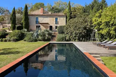 Image de Maison de charme du XIIIe avec piscine privée de 14 m et vue panoramique – Gers