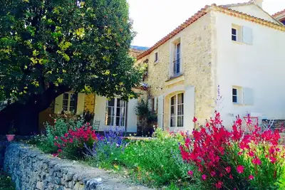 Image de Jolie maison de campagne au pieds du Luberon à Castellet.