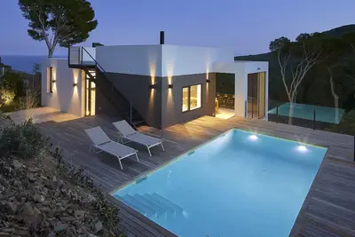 Image de Villa récente, 3 ch\/8 lits, vue mer, calme, piscine privée, 5 mins à pied plage