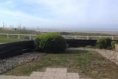 Image de Appartement 46 M2 RÉNOVÉ Rez De Plage (les pieds dans l'eau)