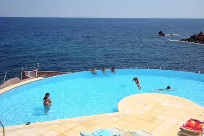 Image de Appartement 5 personnes les pieds dans l'eau! - \nVue sur mer et jardin privatif