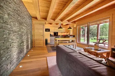 Image de Appartement dans chalet contemporain, jardin privatif et terrasse ensoleillée
