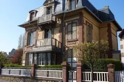 Image de Grande villa avec jardin Ă Houlgate, bord de mer Ă 2 h de Paris