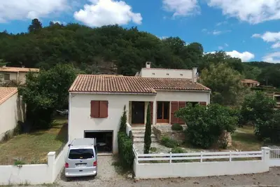 Image de Maison Familiale, Grand Jardin, 2' à pied de la piscine à Alet les bains aude