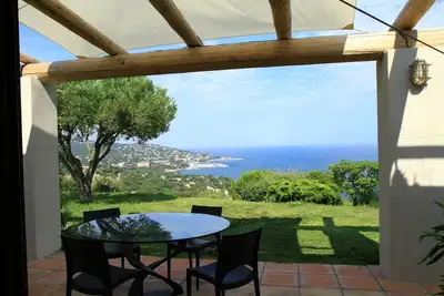 Image de Vue Exceptionnelle Sur Mer - Appartement 75 M2 Entierement Renove