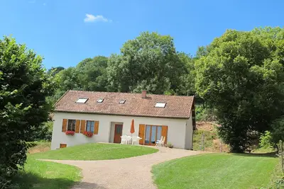 Image de Maison  spacieuse  proche de la forêt, sentiers pédestres. Calme assuré.