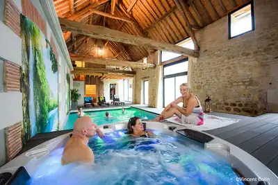 Image de Gîte paisible à la campagne avec Spa, Hammam, Sauna, Piscine chauffée