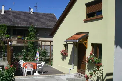 Image de Les houx vous accueille dans la bonne humeur avec un pot d'amitié
