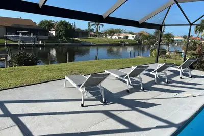 - Southern exposure- gulf access- Canal - heated Pool