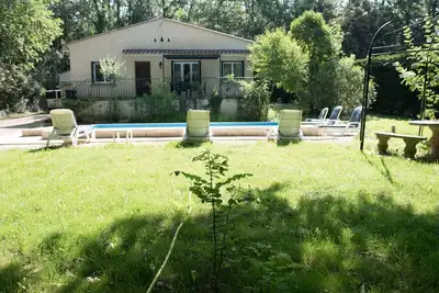 Image de Maison avec piscine en bordure de rivière au pied des Cascades du Sautadet