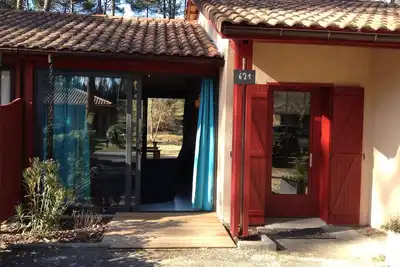 Image de Villa plain pied entièrement rénovée dans résidence avec piscine. Fr2k424p