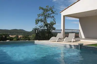 Image de Villa avec piscine au centre de la Provence Verte