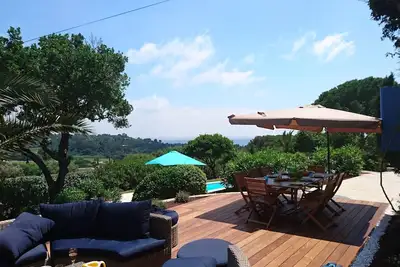 Image de Maison de charme vue sur mer et vignes piscine chauffée 10 mn de la mer