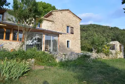 Image de Proche Verdon, bergerie en pleine nature vous invite au calme et à la détente.