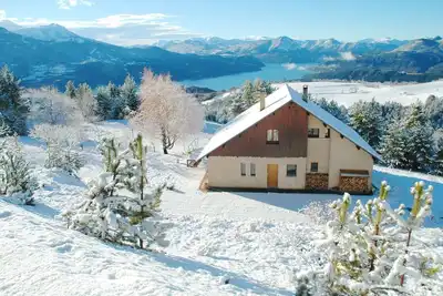 Maison de montagne tout confort (3*) vue panoramique Lac Serre Poncon