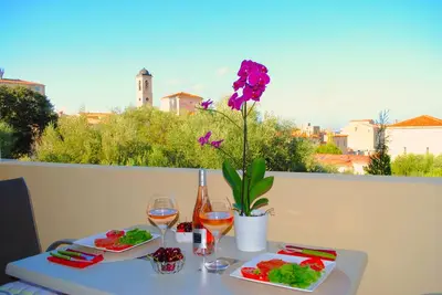 Image de Appart Climatise / Terrasse A 2 Min De La Plage