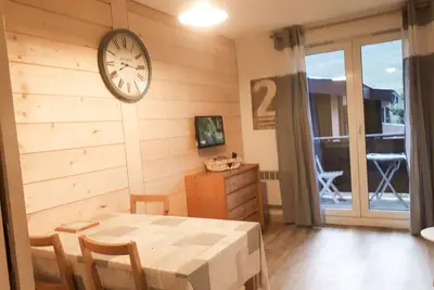 Image de 2 alpes - Appartement spacieu de 25 m2 - 5 pers + 1 lit bebe + 1 chaise haute