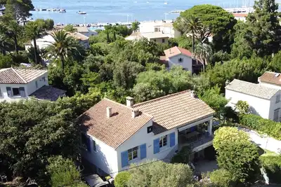 Image de Charmante maison au Calme au Brusc juste à côté de la mer et des commerces
