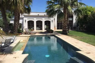 Image de Villa contemporaine avec piscine sur 1400 m² de terrain, à 10 kms du Cap d Agde