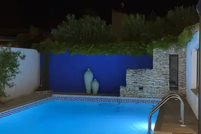 Image de maison 200 M2 climatisée 5 chambres 4 s d b 4 Wc '' la treille muscate '