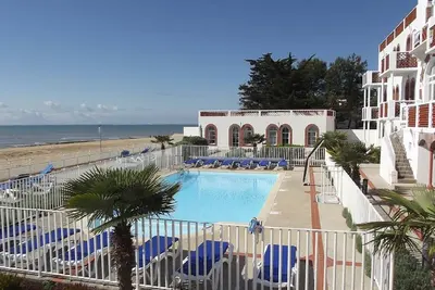 Image de Triplex 4/6 personnes avec accès privé Face Mer dans résidence ***