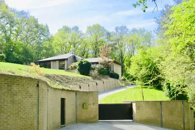 Image de Villa des Templiers - 20 minutes from Brussels Airport - 8 Ă 15 personnes -