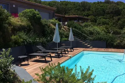 Image de maison calme avec piscine très belle vue mer wifi corse du sud