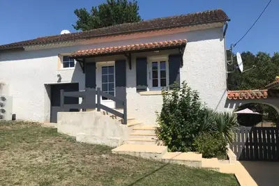 Image de Maison de campagne en Périgord près de Brantome avec piscine privée-