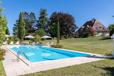 Image de Belle maison de charme avec parc ombragè et piscine près de Brantome