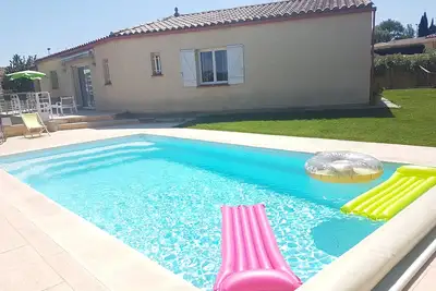 Image de belle villa avec piscine Ă Carcassonne