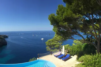 Image de Wonderful house 1st line in front of the sea