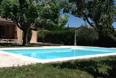 Image de Villa avec piscine privée et grand jardin de 2000 m2 entièrement clôturé
