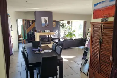 Image de Maison pour 6 et un bébé, calme et lumineuse, tout confort, terrasse à l'ombre