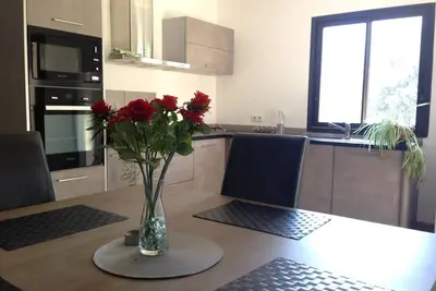 Image de Superbe appartement avec 3 chambres + piscine