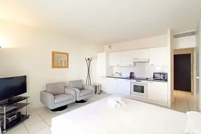 Image de Modern and Cosy Studio with Balcony
