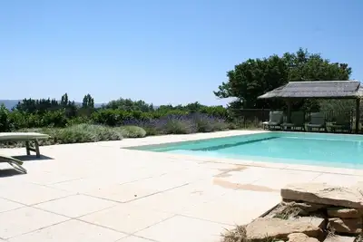 Image de En campagne, 2 chambres, piscine, au pied du Luberon, à 1, 5 km de Lourmarin -